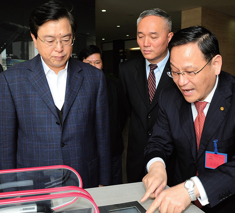 On March 31, 2009, Zhang Dejiang visited the inspection.